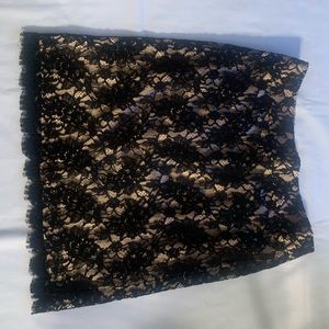 Banana Republic Women's Black Lace/Champagne Lining Mid-Pencil Skirt Size 12P